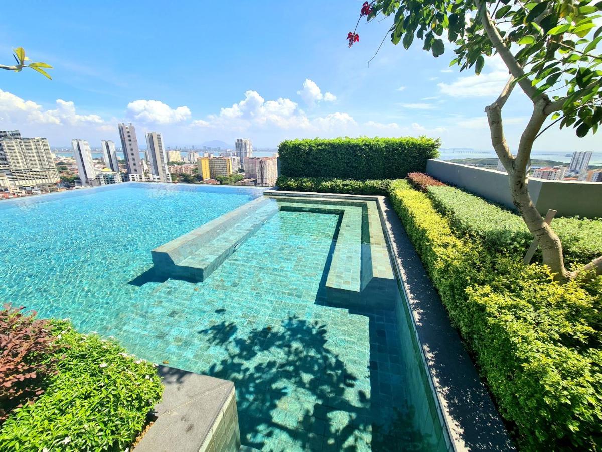 Beacon Executive Premium Suite George Town Esterno foto