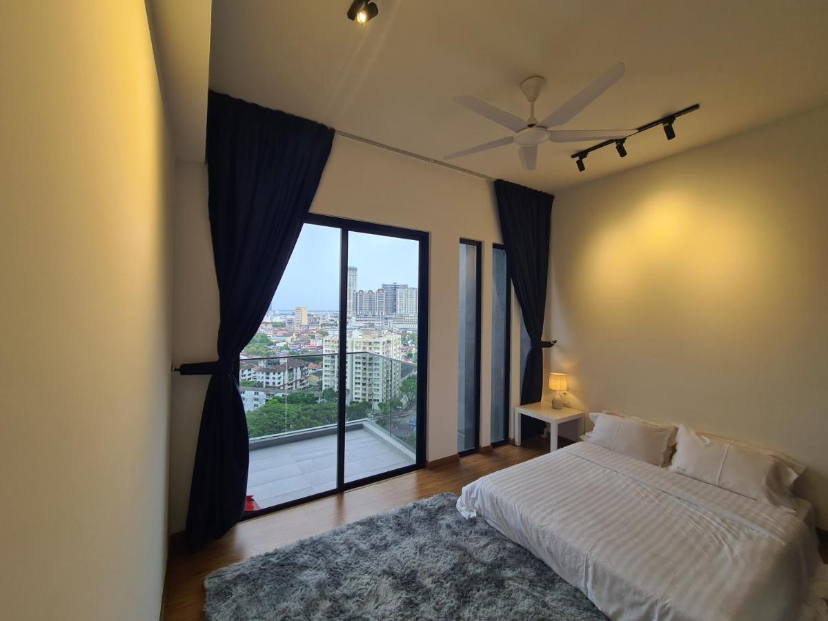 Beacon Executive Premium Suite George Town Esterno foto