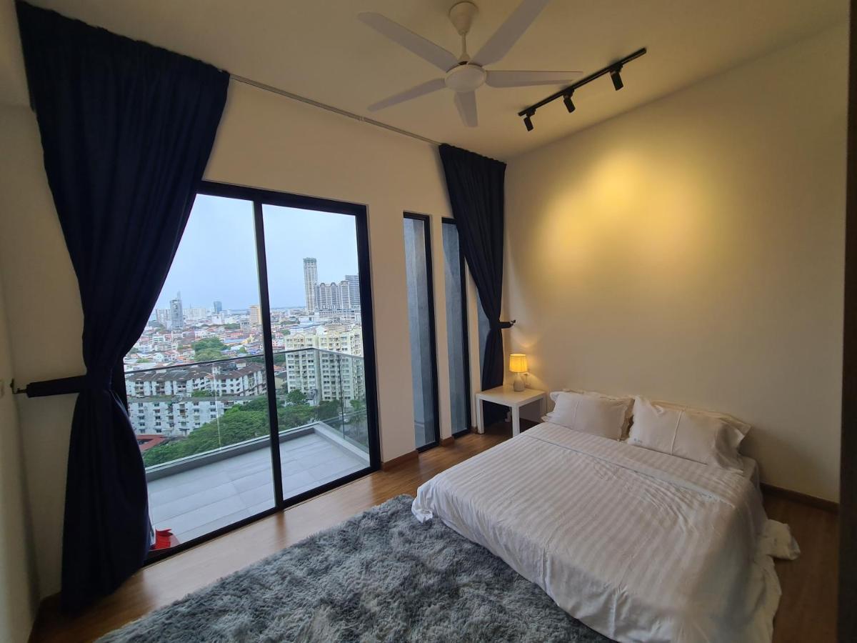 Beacon Executive Premium Suite George Town Esterno foto