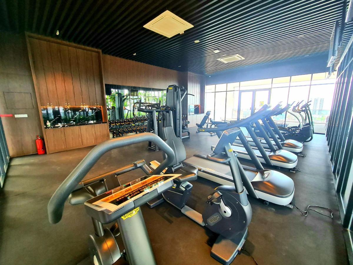 Beacon Executive Premium Suite George Town Esterno foto