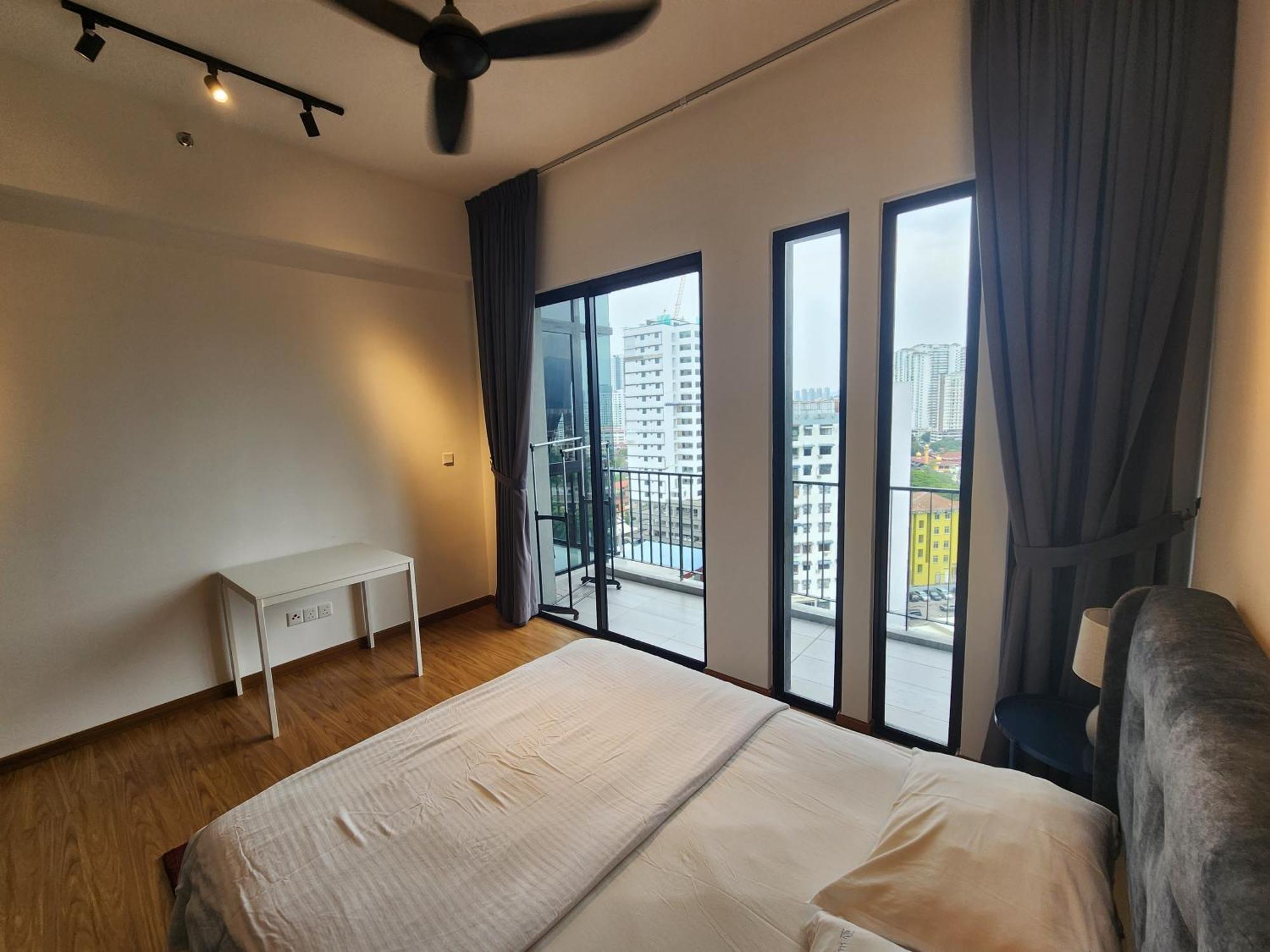 Beacon Executive Premium Suite George Town Esterno foto