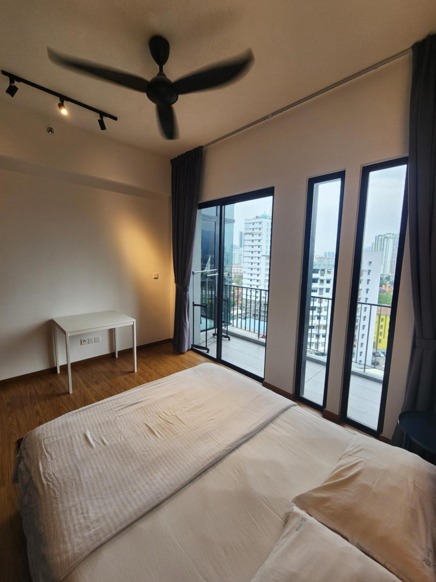 Beacon Executive Premium Suite George Town Esterno foto