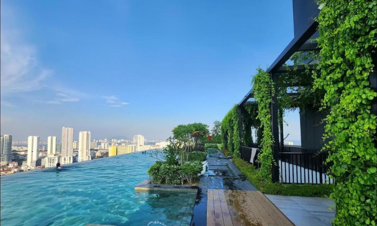 Beacon Executive Premium Suite George Town Esterno foto