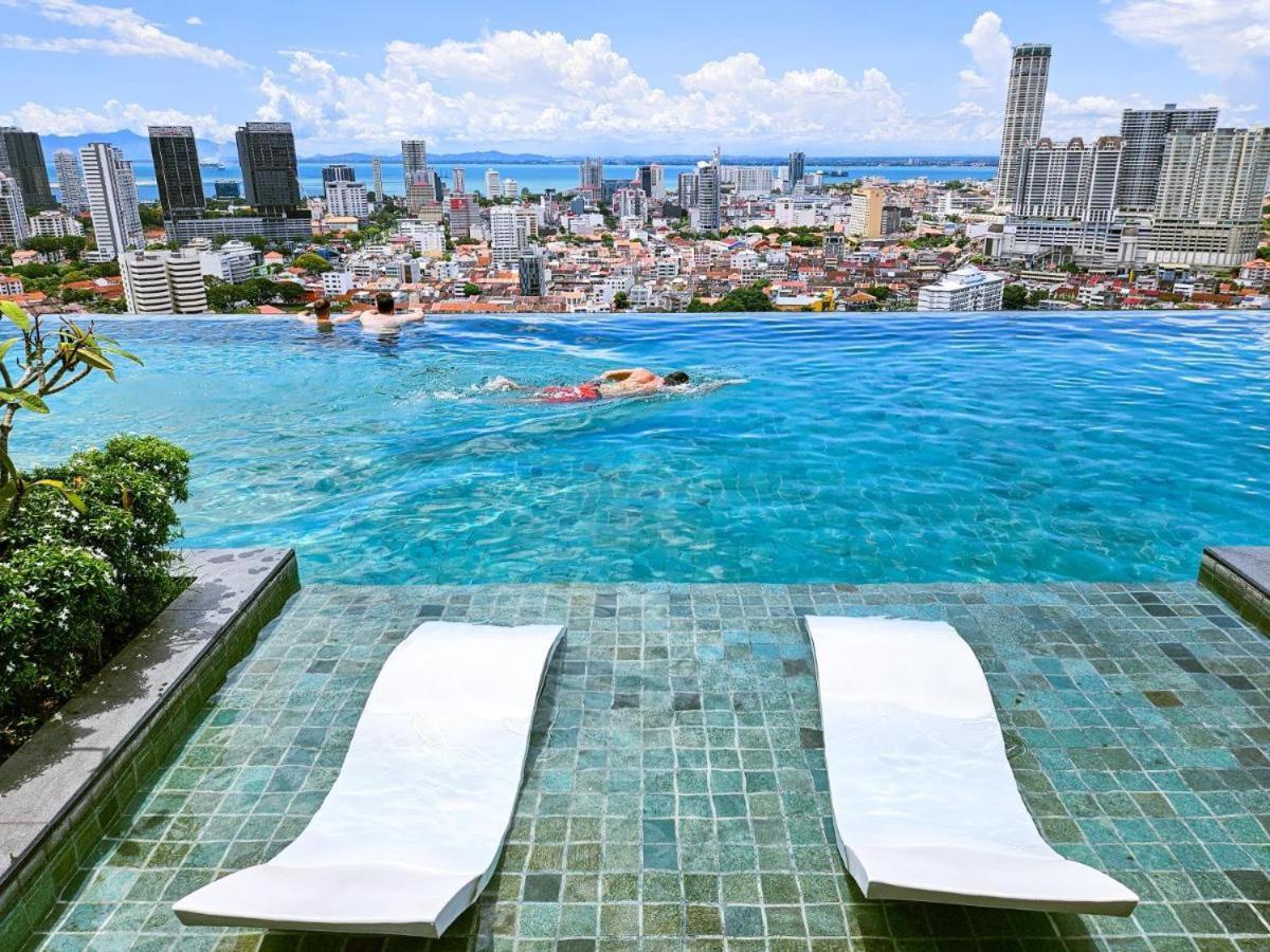 Beacon Executive Premium Suite George Town Esterno foto