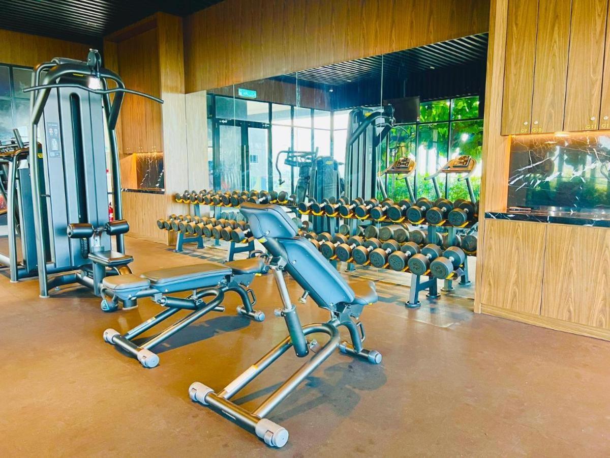 Beacon Executive Premium Suite George Town Esterno foto