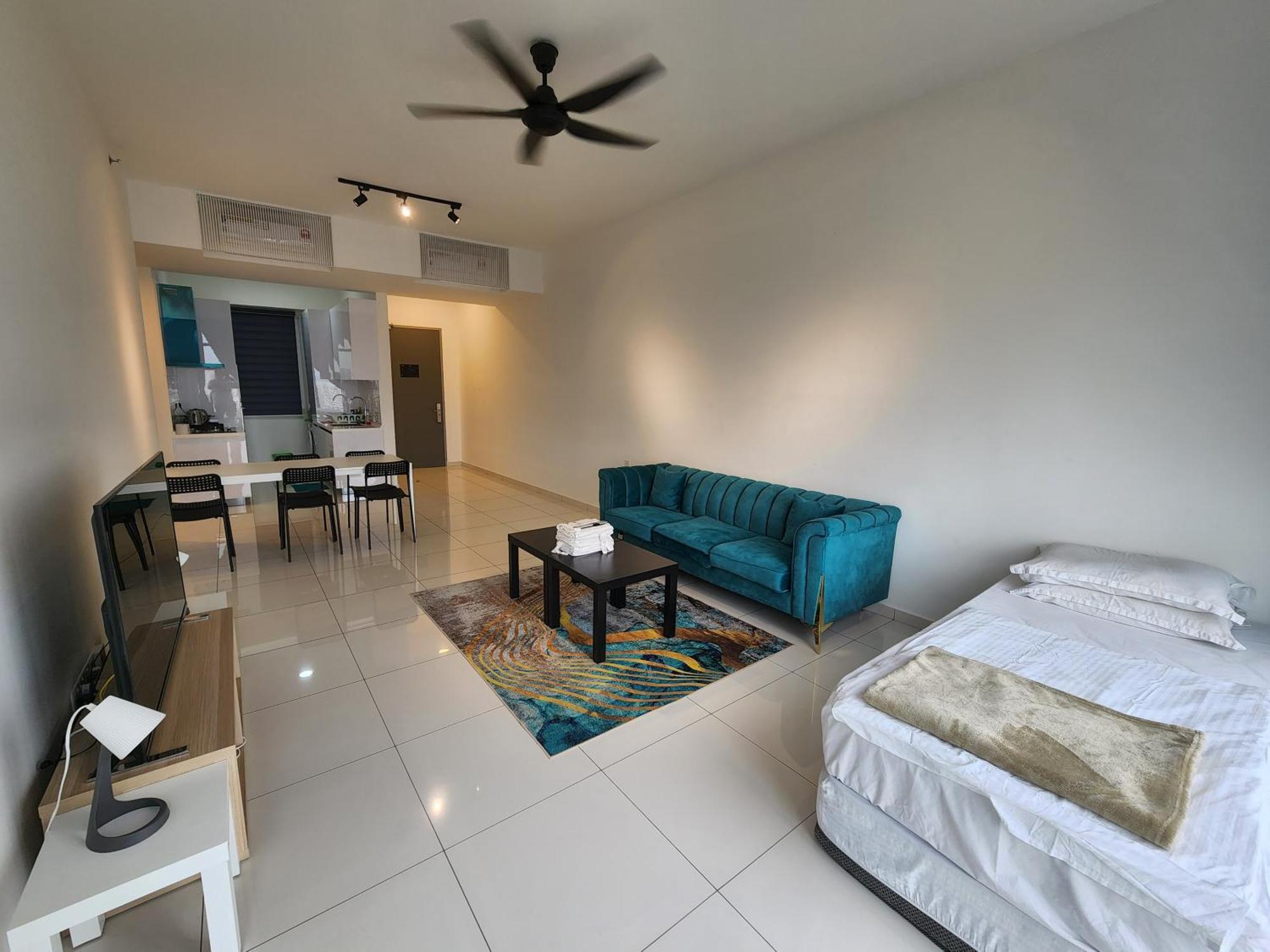 Beacon Executive Premium Suite George Town Esterno foto